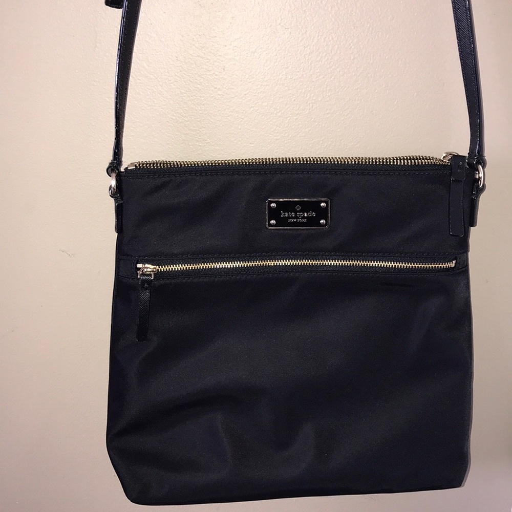 Kate Spade Crossbody— great size!
